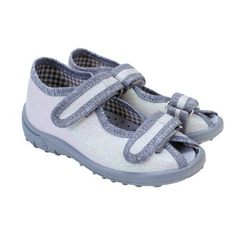 detské sandále biele