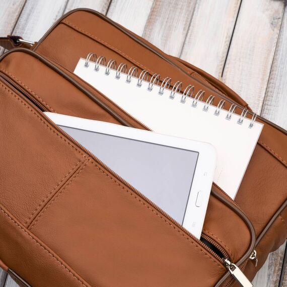 Priestranná pánska kožená taška vhodná pre dokumenty A4 a notebook 14 palcov