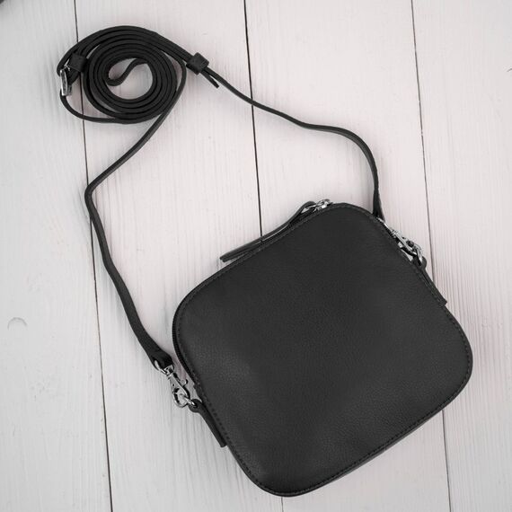 Čierna malá dámska kožená crossbody kabelka Paolo Peruzzi AY-24-BL