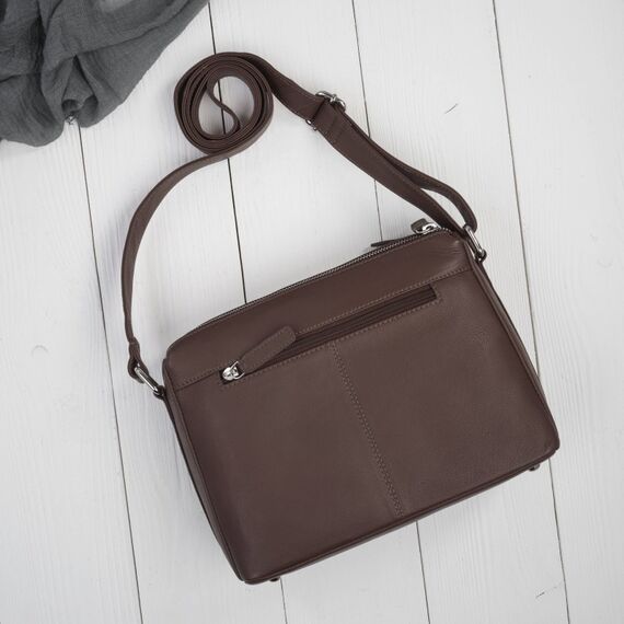 Hnedá dámska kožená crossbody kabelka do mesta Paolo Peruzzi AY-22-BRS