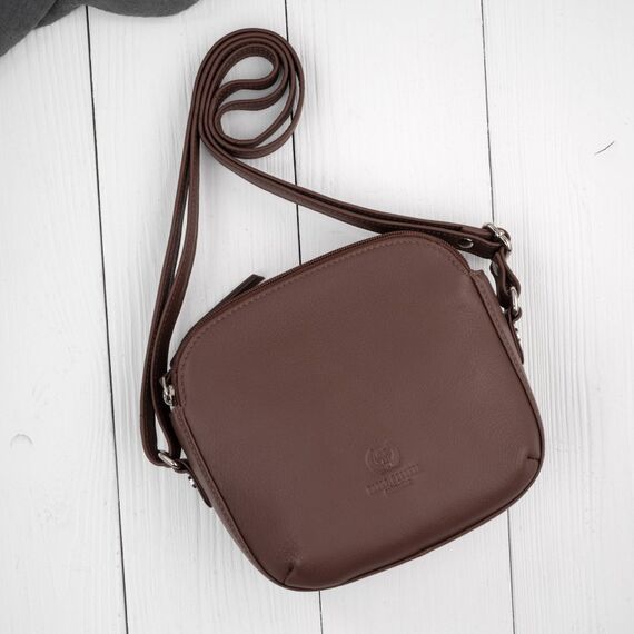 Hnedá malá dámska kožená crossbody kabelka Paolo Peruzzi AY-25-BR
