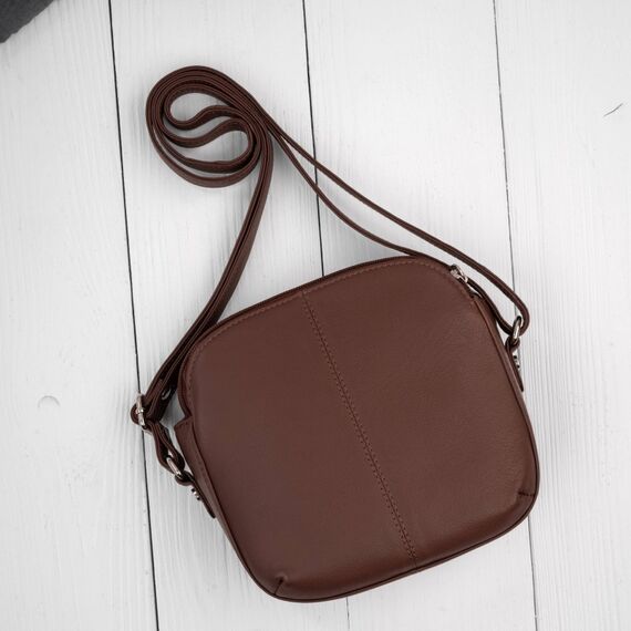 Hnedá malá dámska kožená crossbody kabelka Paolo Peruzzi AY-25-BR