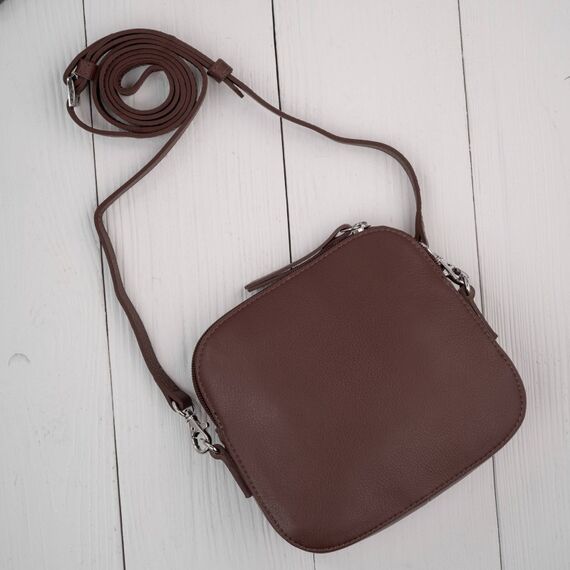 Hnedá dámska darčeková sada Paolo Peruzzi kožený batoh a malá crossbody kabelka
