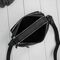 Čierna dámska kožená crossbody kabelka do mesta Paolo Peruzzi so strieborným kovaním